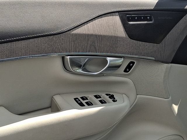 2024 Volvo XC90 Recharge Plug-In Hyb Ultimate Bright Theme