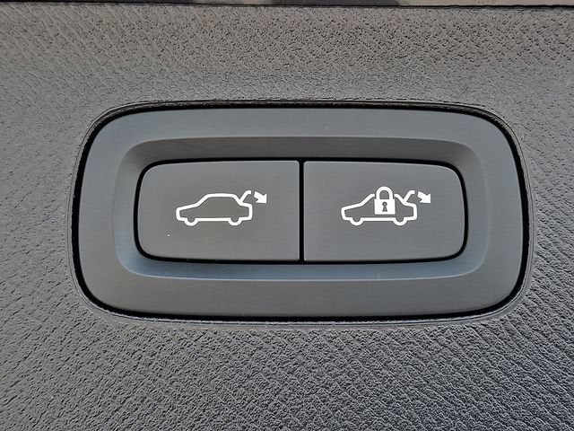 2024 Volvo XC90 Recharge Plug-In Hyb Ultimate Bright Theme