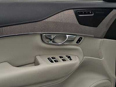 2023 Volvo XC90 Recharge Plug-In Hyb Ultimate Dark Theme