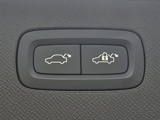 2023 Volvo XC90 Recharge Plug-In Hyb Ultimate Dark Theme