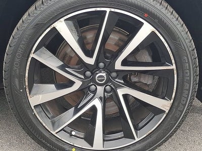 2023 Volvo XC90 Recharge Plug-In Hyb Ultimate Dark Theme