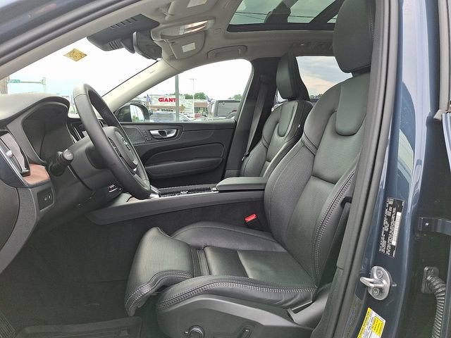 2024 Volvo XC60 Recharge Plug-In Hyb Ultimate Dark Theme
