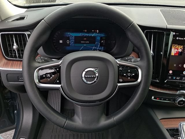 2024 Volvo XC60 Recharge Plug-In Hyb Ultimate Dark Theme