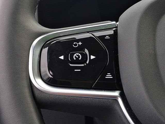 2024 Volvo XC60 Recharge Plug-In Hyb Ultimate Dark Theme