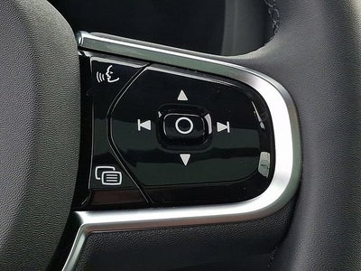 2024 Volvo XC60 Recharge Plug-In Hyb Ultimate Dark Theme