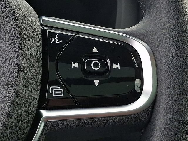 2024 Volvo XC60 Recharge Plug-In Hyb Ultimate Dark Theme
