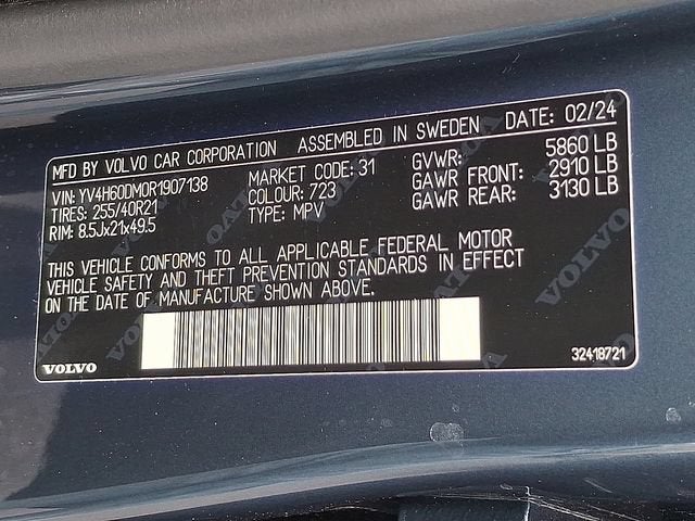 2024 Volvo XC60 Recharge Plug-In Hyb Ultimate Dark Theme