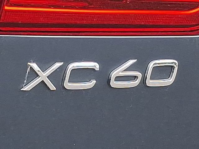 2024 Volvo XC60 Recharge Plug-In Hyb Ultimate Dark Theme