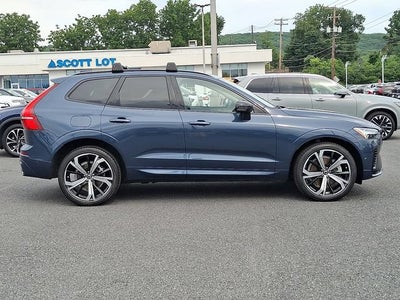 2024 Volvo XC60 Recharge Plug-In Hyb Ultimate Dark Theme