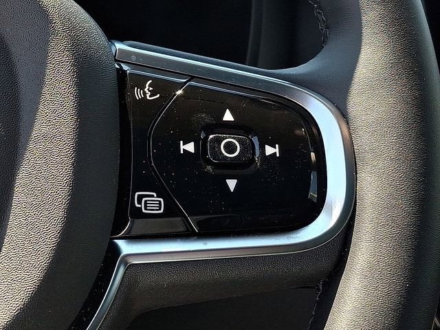 2024 Volvo XC60 Recharge Plug-In Hyb Ultimate Dark Theme