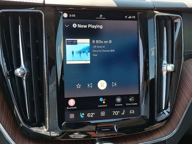 2024 Volvo XC60 Recharge Plug-In Hyb Ultimate Dark Theme