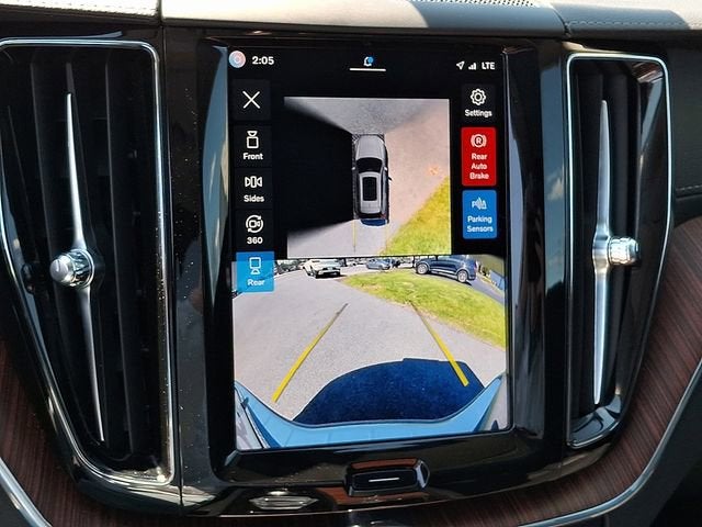 2024 Volvo XC60 Recharge Plug-In Hyb Ultimate Dark Theme