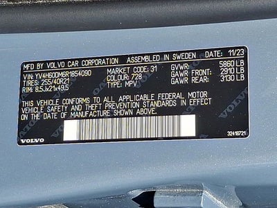 2024 Volvo XC60 Recharge Plug-In Hyb Ultimate Dark Theme