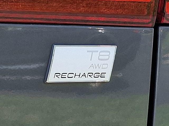 2024 Volvo XC60 Recharge Plug-In Hyb Ultimate Dark Theme