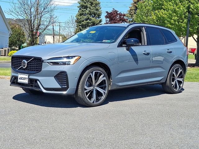 2024 Volvo XC60 Recharge Plug-In Hyb Ultimate Dark Theme