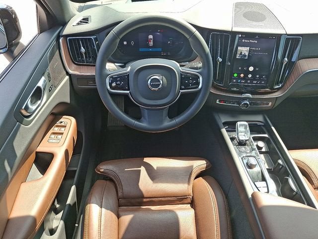 2024 Volvo XC60 Recharge Plug-In Hyb Ultimate Dark Theme