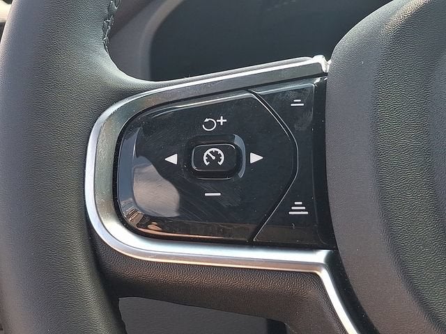2024 Volvo XC60 Recharge Plug-In Hyb Ultimate Dark Theme