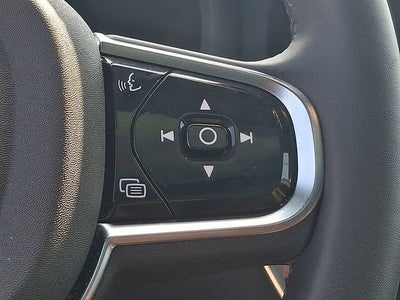 2024 Volvo XC60 Recharge Plug-In Hyb Ultimate Dark Theme