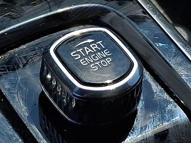 2024 Volvo XC60 Recharge Plug-In Hyb Ultimate Dark Theme