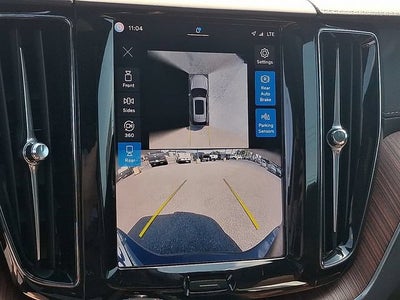 2024 Volvo XC60 Recharge Plug-In Hyb Ultimate Dark Theme