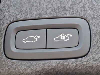 2024 Volvo XC60 Recharge Plug-In Hyb Ultimate Dark Theme