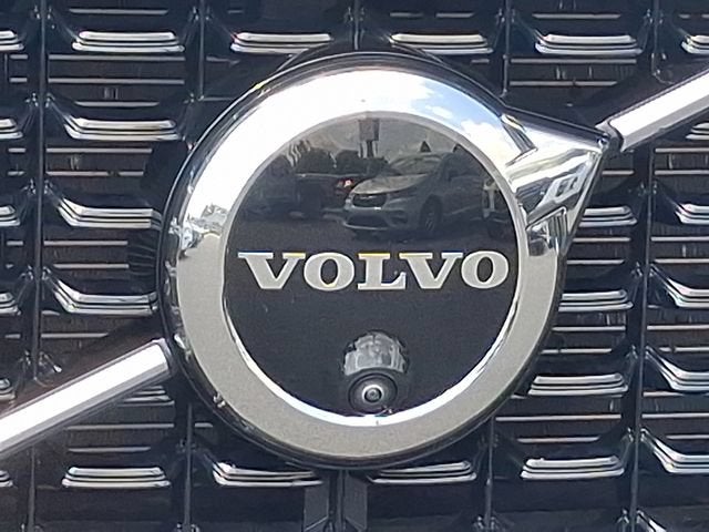 2024 Volvo XC60 Recharge Plug-In Hyb Ultimate Dark Theme