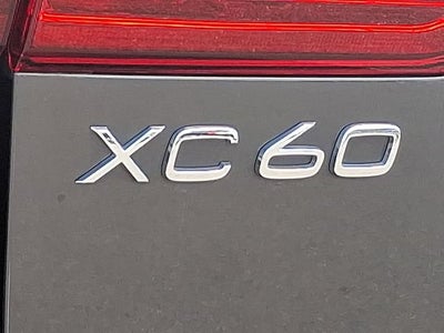 2024 Volvo XC60 Recharge Plug-In Hyb Ultimate Dark Theme