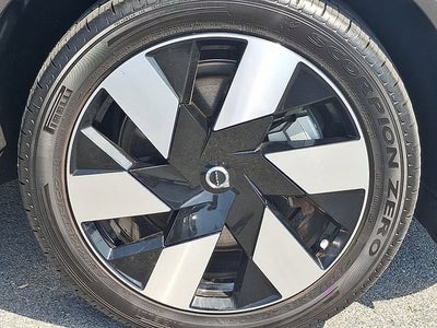 2024 Volvo XC60 Recharge Plug-In Hyb Ultimate Dark Theme