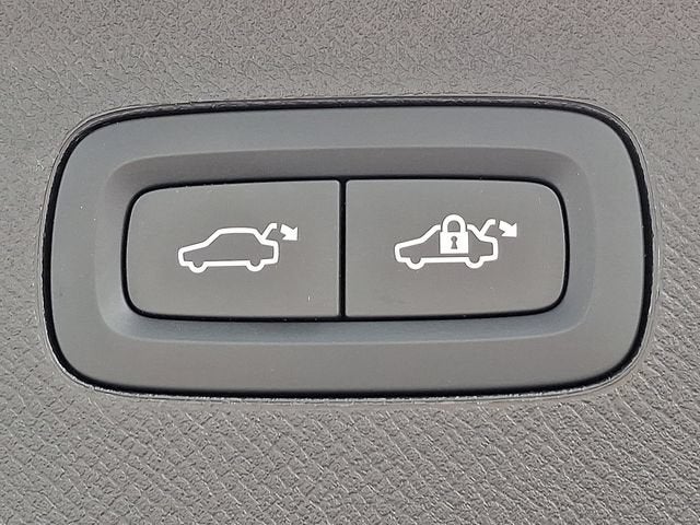 2025 Volvo XC90 Plug-In Hybrid Ultra