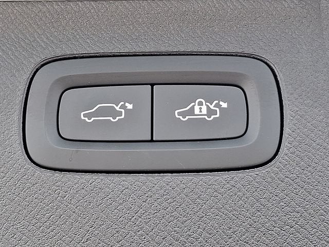 2025 Volvo XC90 Plug-In Hybrid Ultra