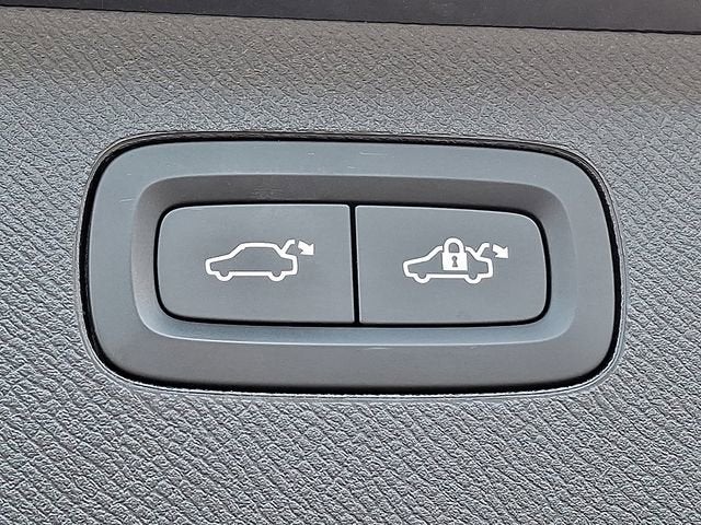 2025 Volvo XC90 Plug-In Hybrid Ultra