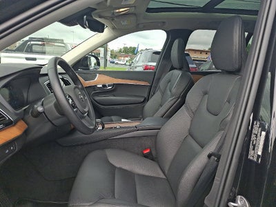 2025 Volvo XC90 Plug-In Hybrid Plus