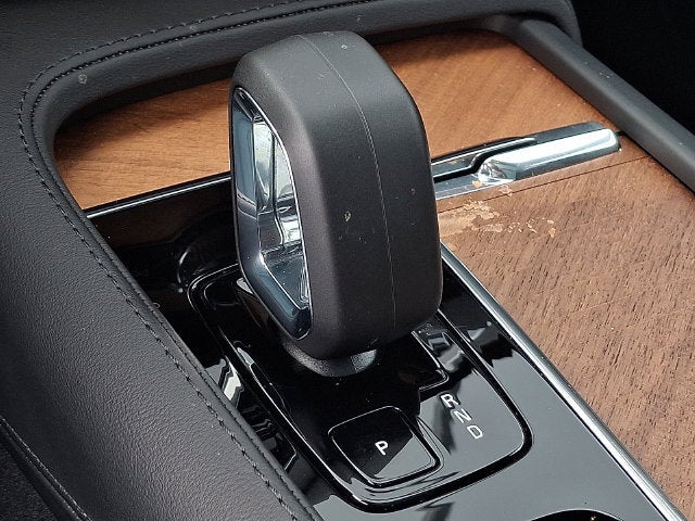 2025 Volvo XC90 Plug-In Hybrid Plus
