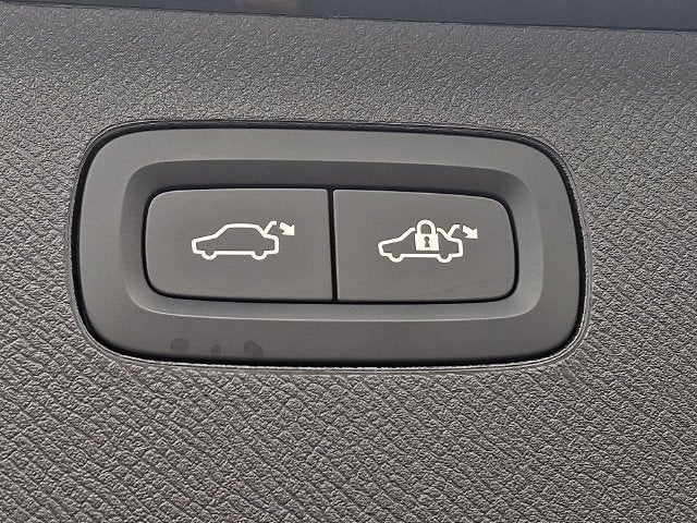 2025 Volvo XC90 Plug-In Hybrid Plus