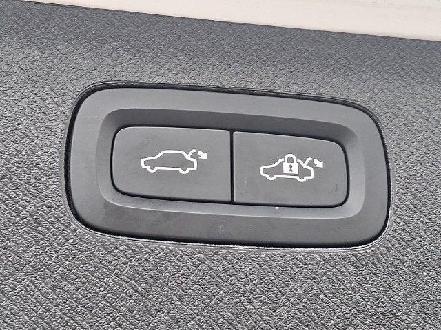 2025 Volvo XC90 Plug-In Hybrid Ultra