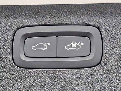 2025 Volvo XC90 Plug-In Hybrid Ultra