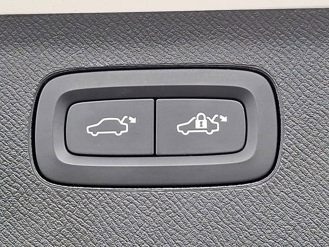 2025 Volvo XC90 Plug-In Hybrid Ultra