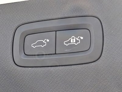 2025 Volvo XC90 Plug-In Hybrid Ultra