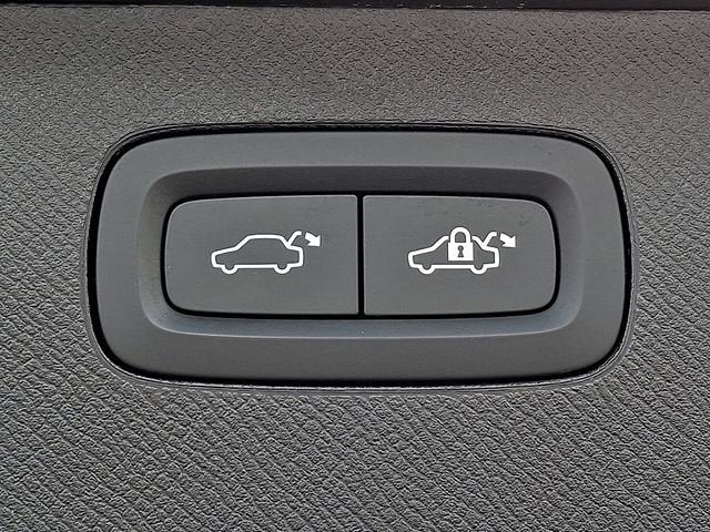 2025 Volvo XC90 Plug-In Hybrid Ultra