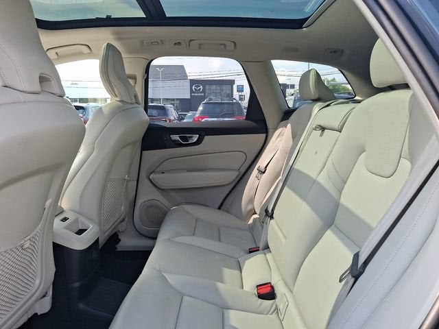 2025 Volvo XC60 Plug-In Hybrid Plus