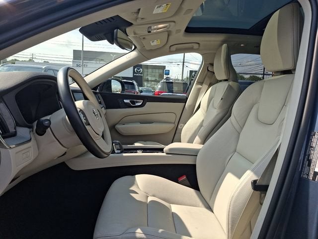 2025 Volvo XC60 Plug-In Hybrid Plus