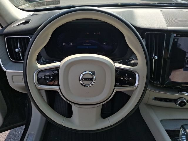 2025 Volvo XC60 Plug-In Hybrid Plus