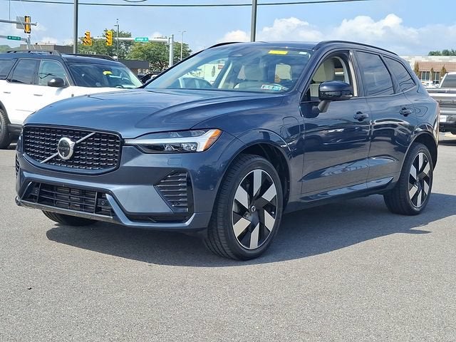 2025 Volvo XC60 Plug-In Hybrid Plus
