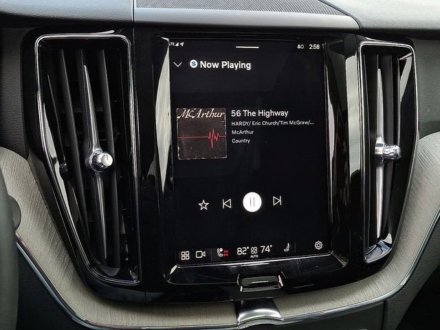 2025 Volvo XC60 Plug-In Hybrid Plus