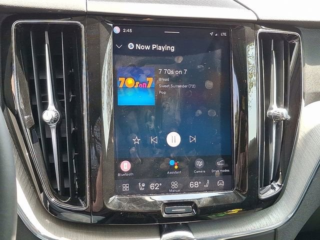 2025 Volvo XC60 Plug-In Hybrid Plus