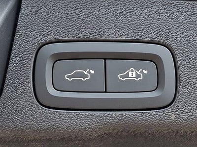 2025 Volvo XC60 Plug-In Hybrid Plus