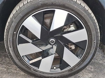 2025 Volvo XC60 Plug-In Hybrid Plus