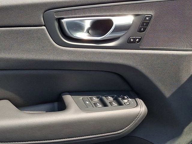 2025 Volvo XC60 Plug-In Hybrid Core