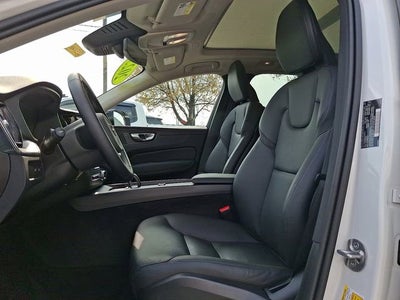 2025 Volvo XC60 Plug-In Hybrid Core