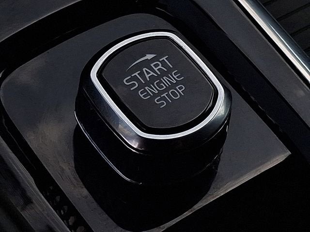 2025 Volvo XC60 Plug-In Hybrid Core